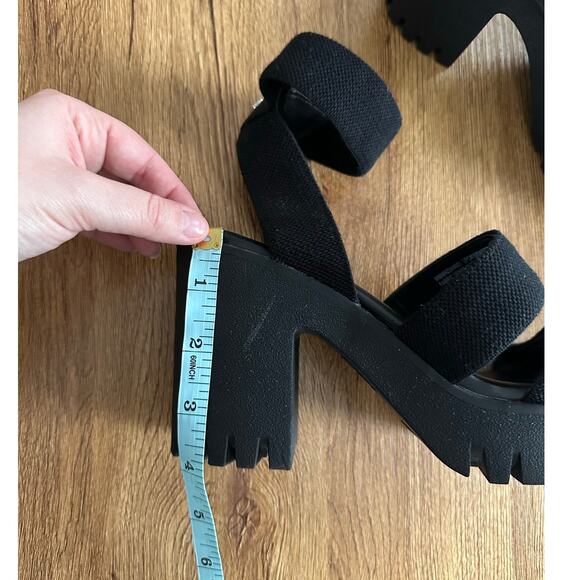 Madden NYC Black Platform Sandals Size 7 - Picture 4 of 9
